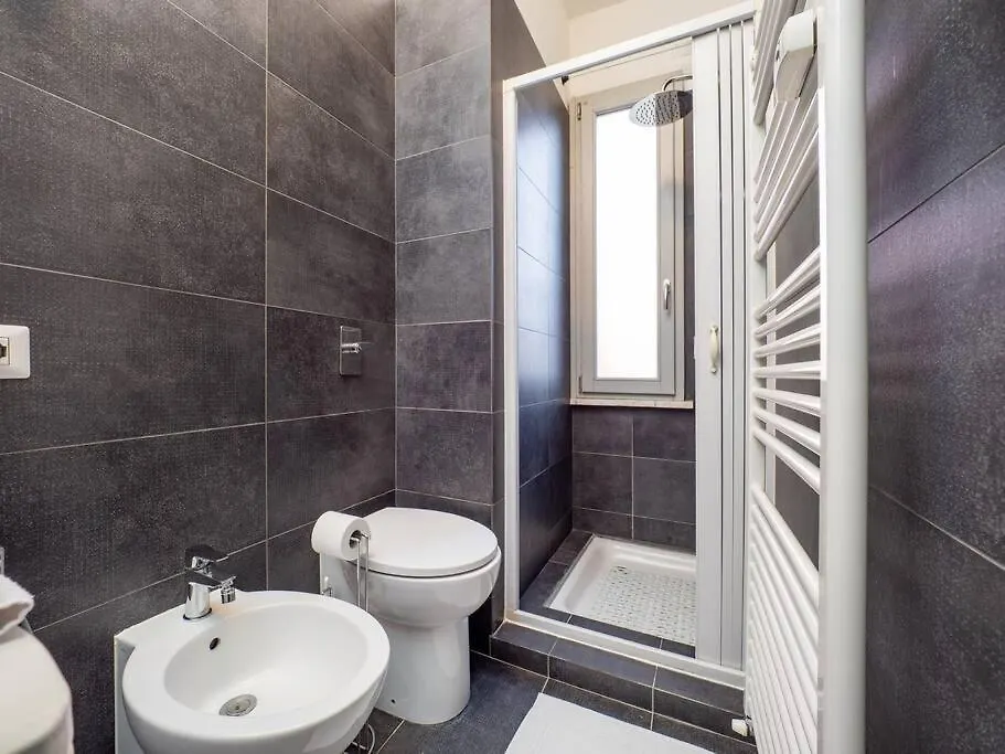 מילאנו Comfort Business Suite, Wi-Fi & 3 Stops From Duomo איטליה
